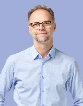 Dr. Adam Bisaga