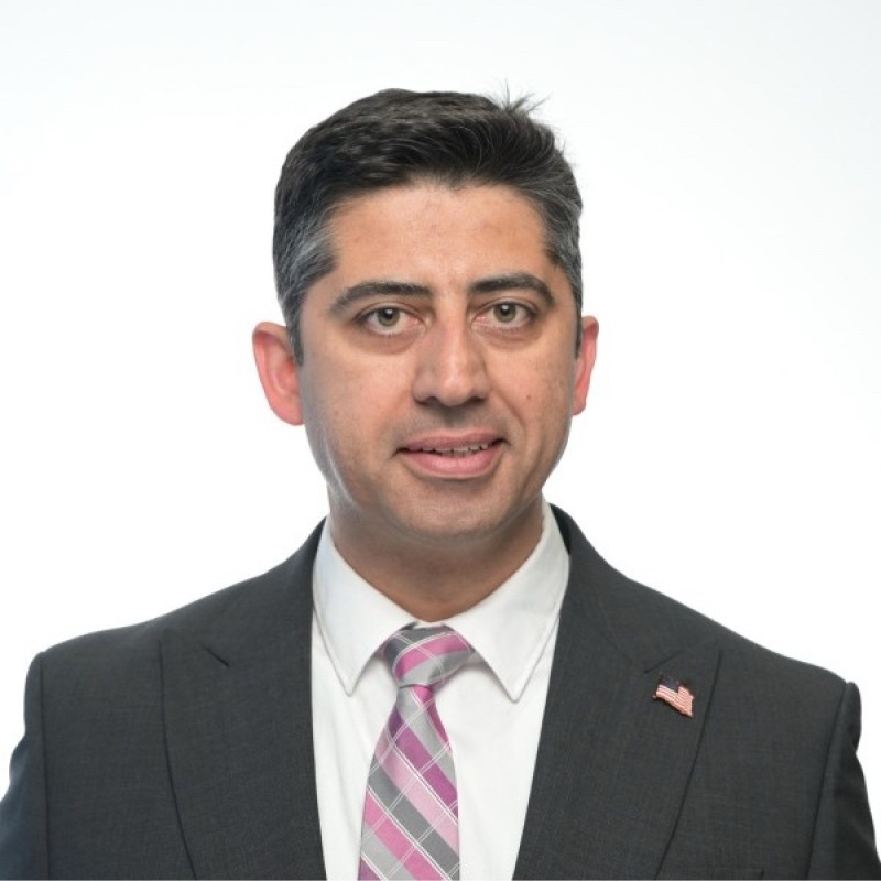 Siamak Hesar