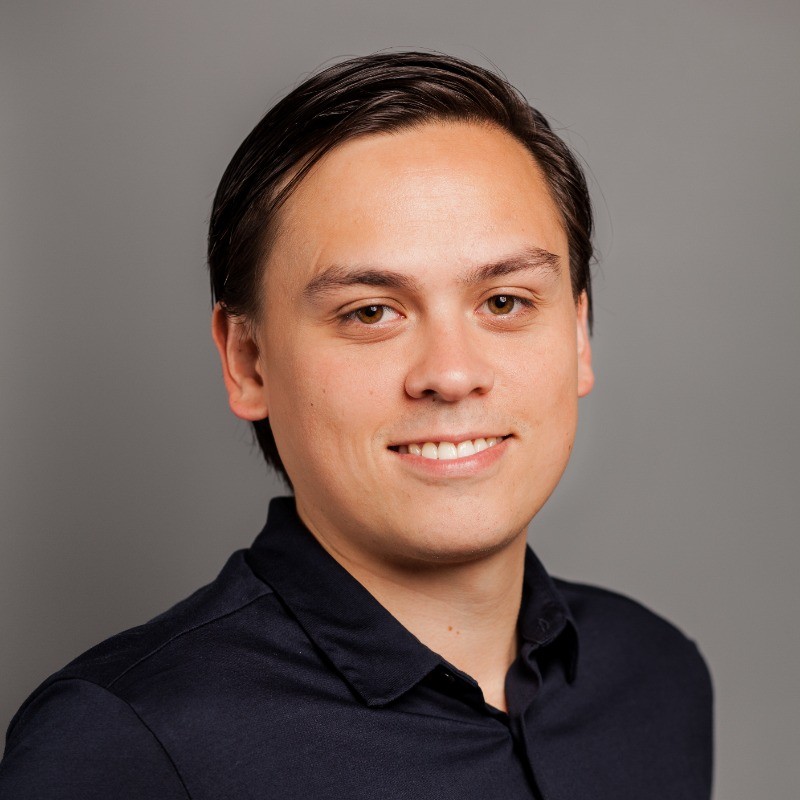 Indra den Bakker