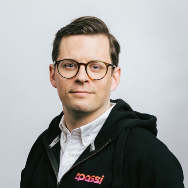 Niklas Löfgren