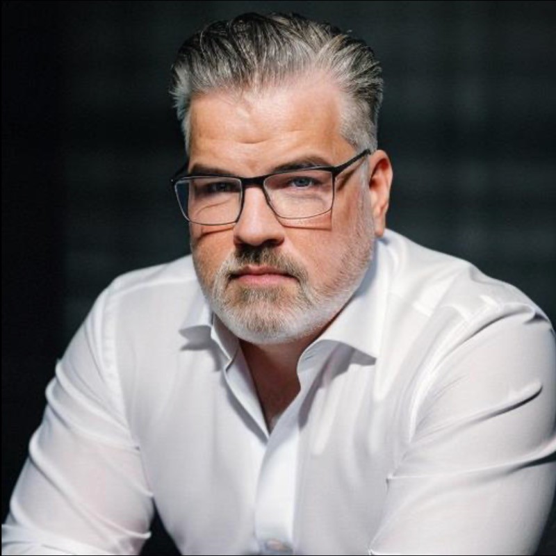 Kári Thor R.