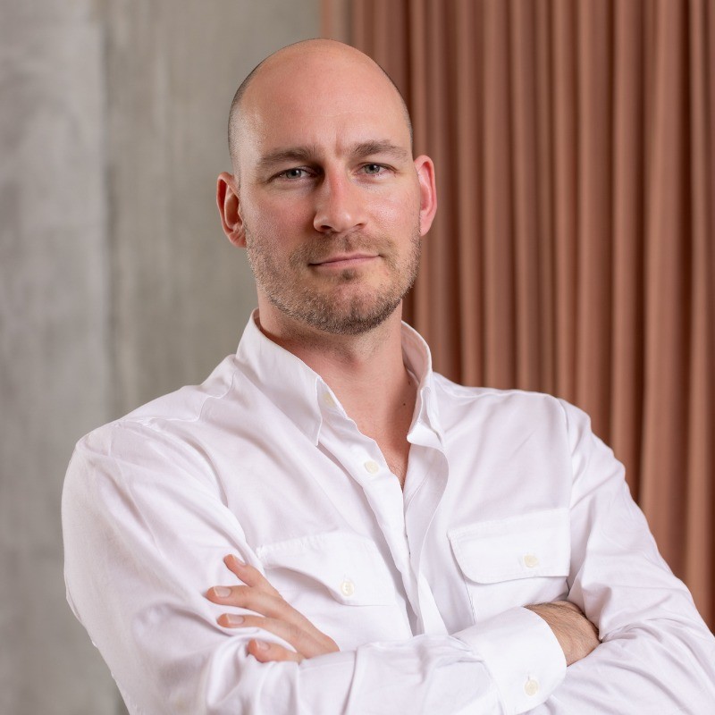 Simon Robb