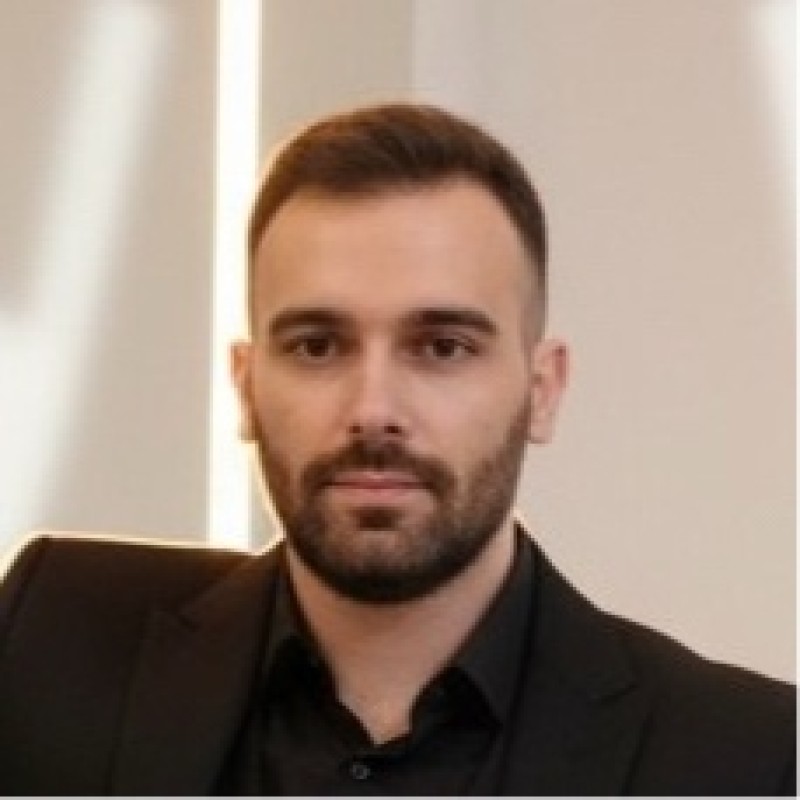 Vitaliy Gataulin
